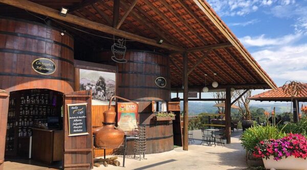 Tour das Vinícolas + Festa da Foda: Tradição e Sabor em um Só Dia | Passeio de 1 dia