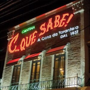 Noite Gastronômica na Cantina C Que Sabe com Música ao Vivo | Passeio de 1 dia